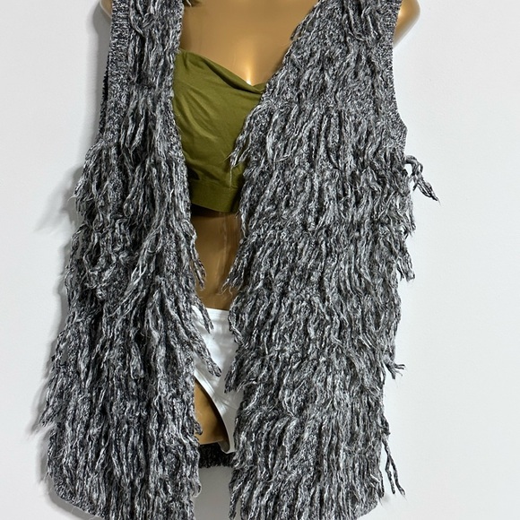 H&M Black, White and Gray Boho Fringe Textured Women's Cardigan Sweater Vest M - Picture 3 of 10